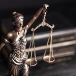 Czym zajmuje się adwokat i czy warto nim zostać?