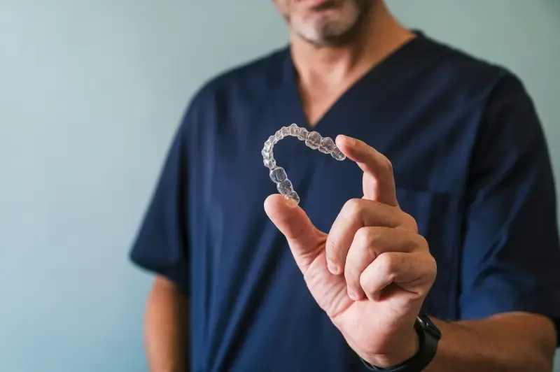 Prostowanie zęb&oacute;w metoda Invisalign